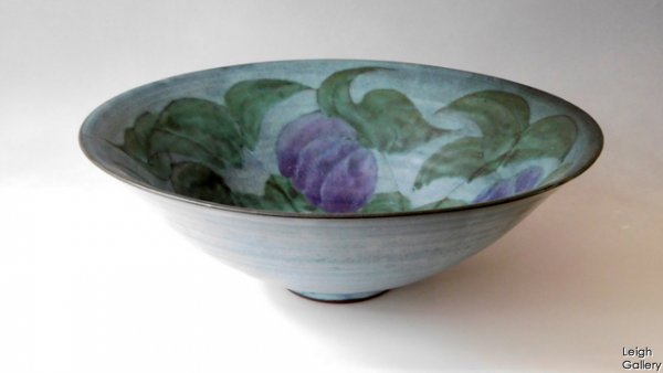 Tessa Fuchs - Large bowl with plumb design